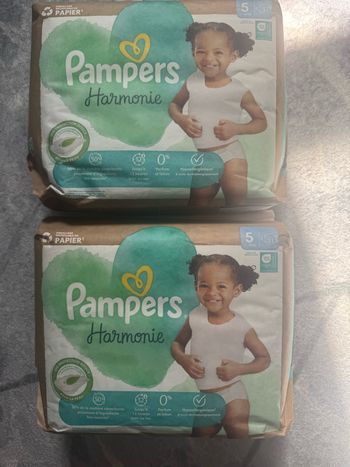2 paquets de 31 couches Pampers harmonie T5