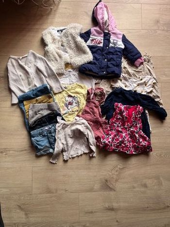 Lot 17 pièces 12 mois fille 