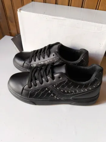 Jolies sneakers baskets femme pointure 36