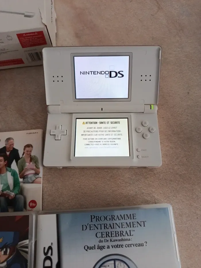 Nintendo ds lite chargeur stylet 6 jeux - photo numéro 2