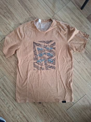 T shirt Décathlon en très bon état