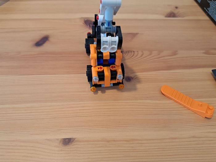 LEGO TECHNIC Cherry Picker 42088 - photo numéro 5