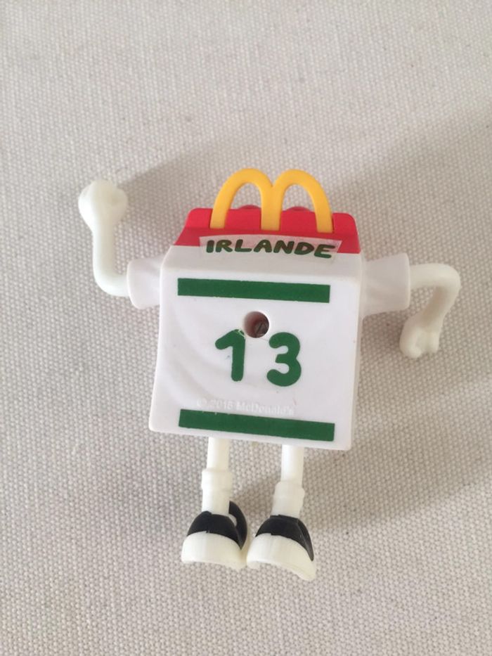 Jouet figurine mcdo collection foot - photo numéro 2