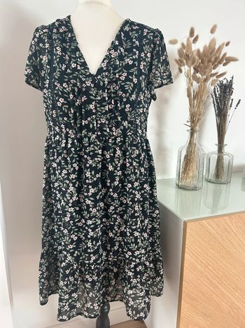 Robe noire fleurie taille M