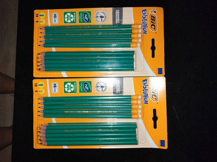 Lot de 30 crayons graphite évolution bic neuf