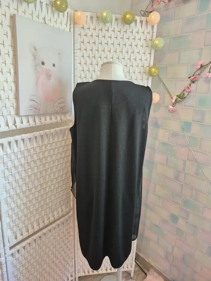 💕Jolie robe noire femme T44 la halle 💕 - photo numéro 2