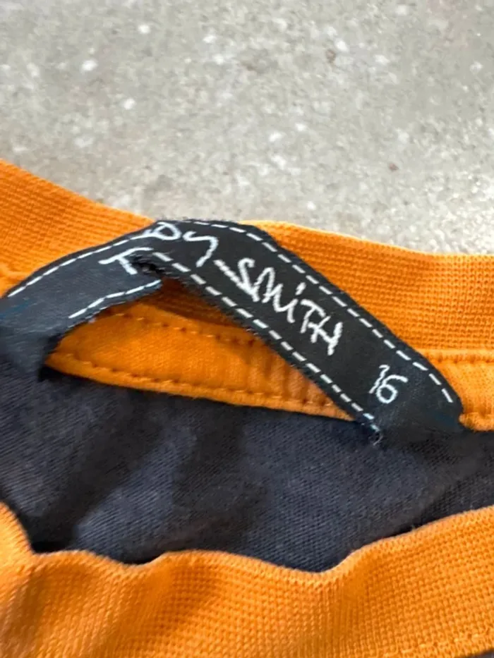 T-shirt Teddy Smith 16 ans, très bon état - photo numéro 2