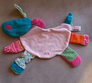 Doudou plat chien multicolores Sigikid