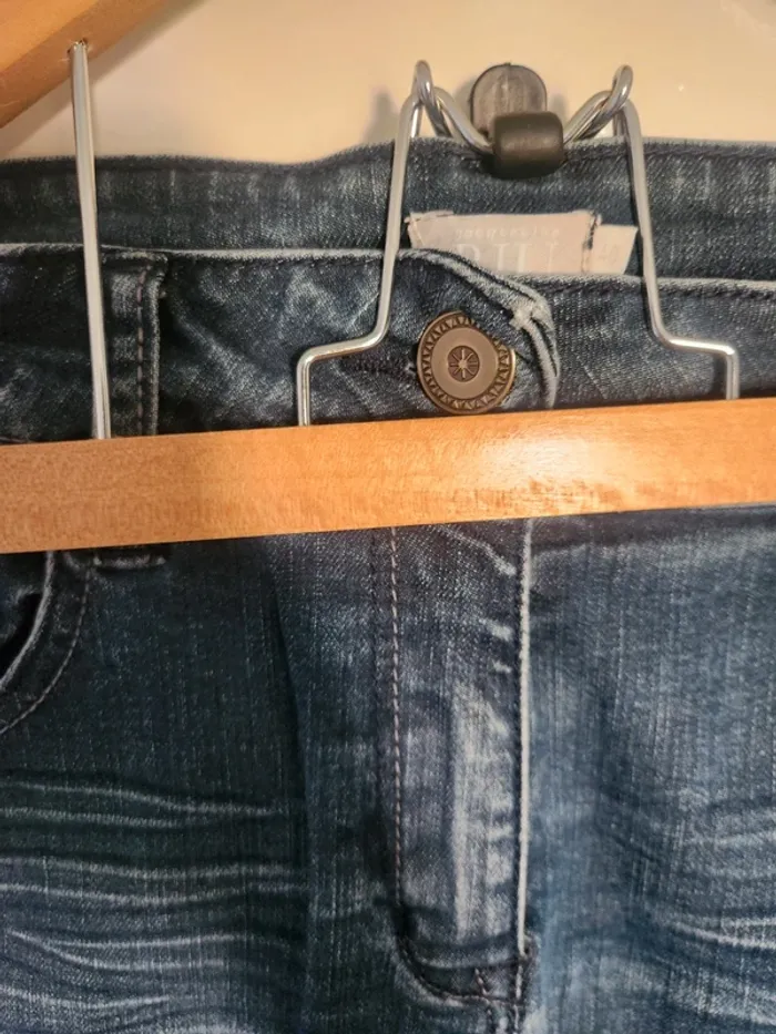 Jean bleu foncé coupe droite Jacque Riu taille 40 - photo numéro 4