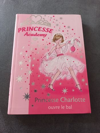 Livre bibliotheque rose princesse academy princesse Charlotte tome 1