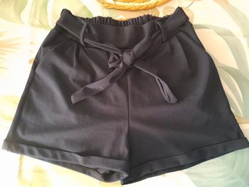 Short bleu marine élastique 40/42