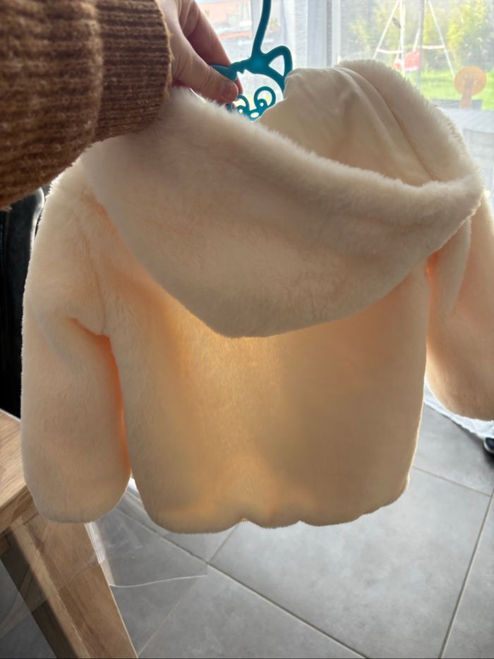 Veste blanche taille 36 mois - photo numéro 4