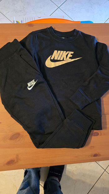 NEUFS NON PORTÉS 🥰🤩sweat et pantalon molleton NIKE unisex 8ans 🤩🥰