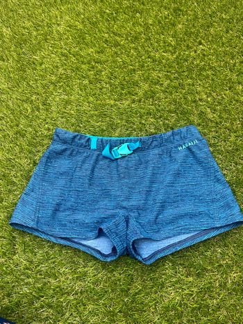 Très beau maillot de bain taille 12 / 13 ans