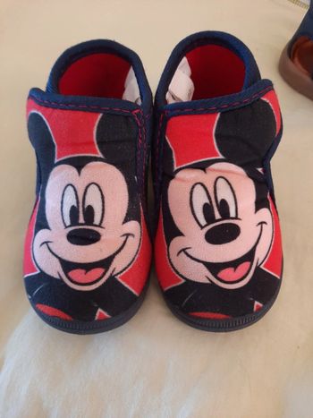Pantoufles Mickey disney pointure 22