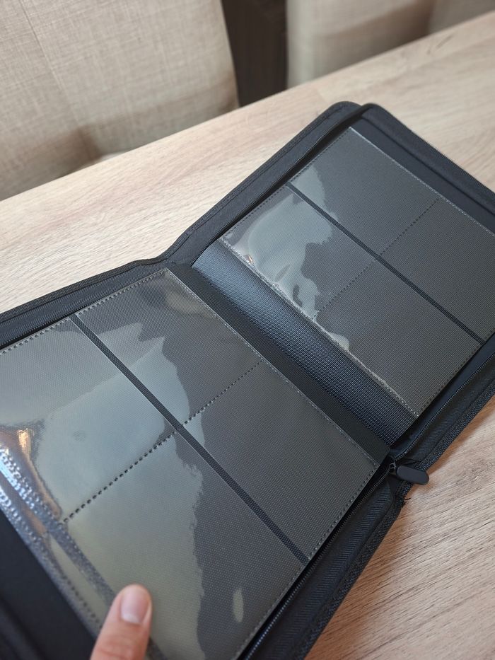 Classeur toploaders Pokémon de rangement pour 128 cartes de qualité premium en noir - photo numéro 4
