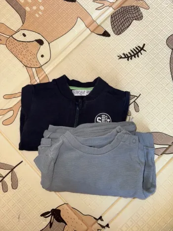 Lot de 2 ensembles 12 mois