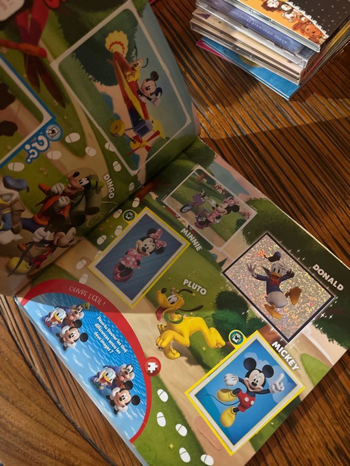 Livre Panini Sticker déjà collés très bon état - photo numéro 4