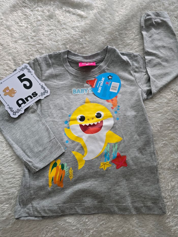 T-shirt Baby shark 5ans