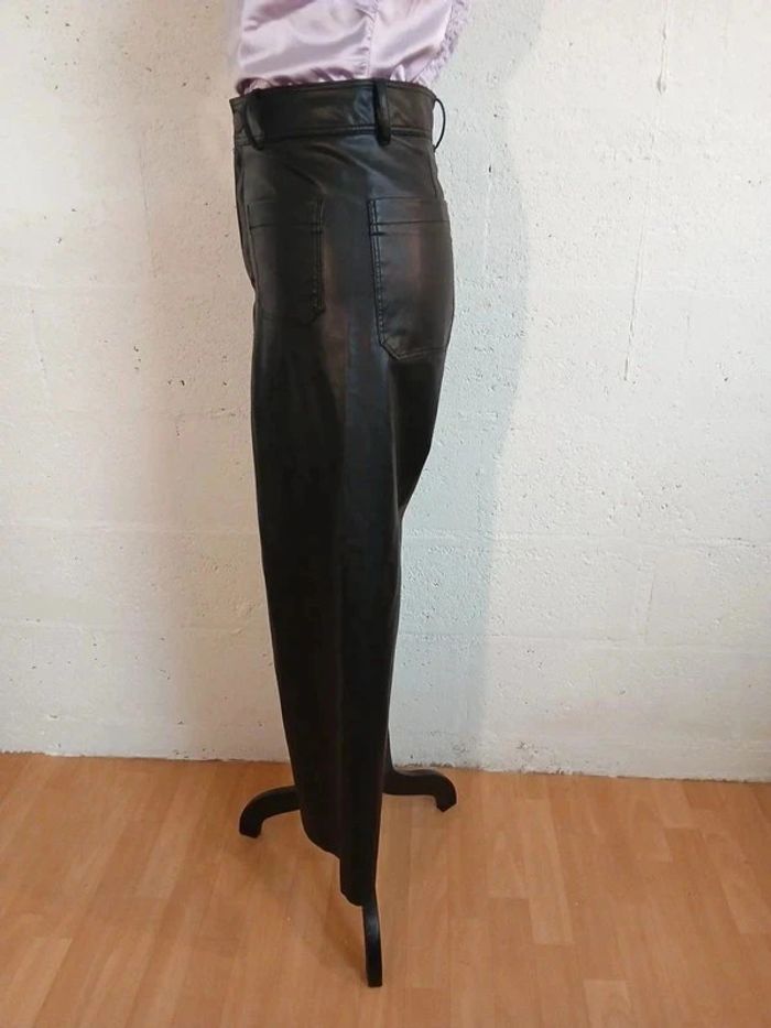 đ€ Pantalon Zara simili cuir â Taille 36 â TrĂšs bon Ă©tat - photo numĂ©ro 6
