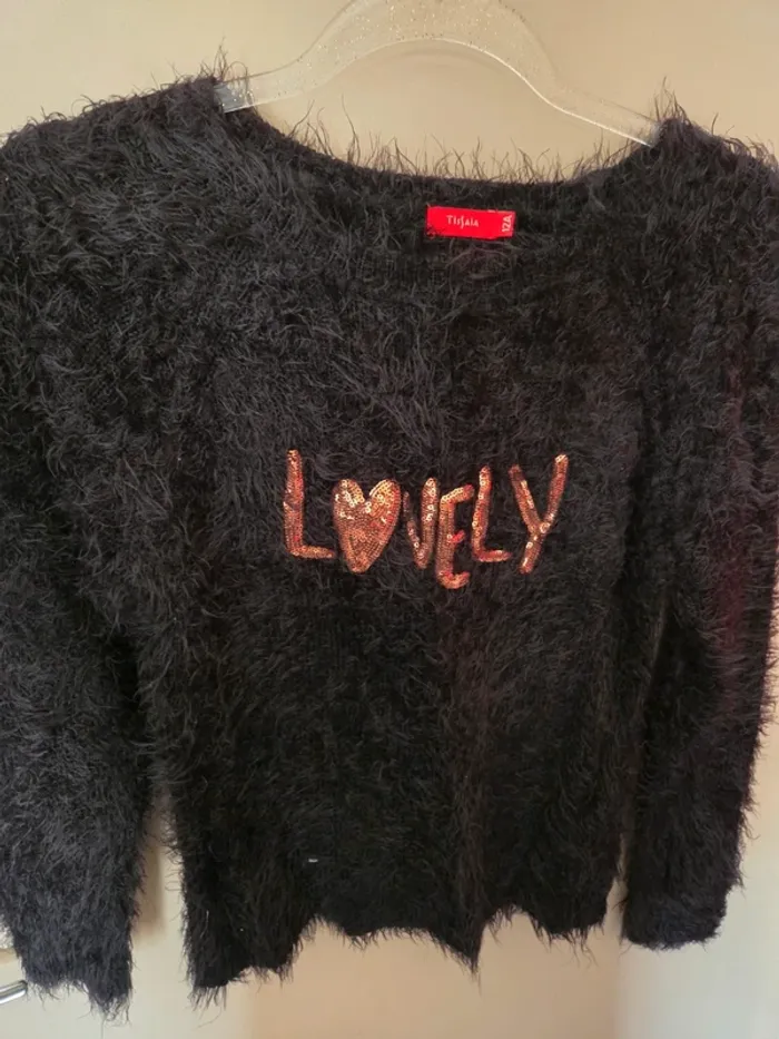Pull  noire à poils doux 12 ans - photo numéro 4