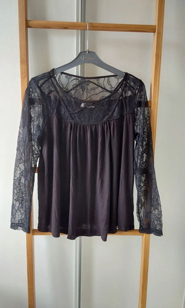 Blouse noire et dentelle T 40 - photo numéro 6