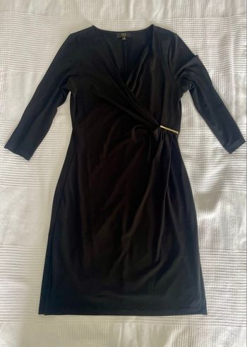 Robe noire 123 avec finition dorée