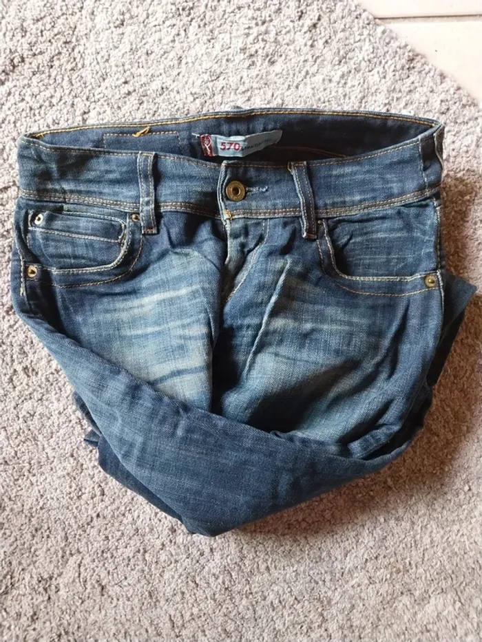 Jean's Levis 570 . 26/32 - photo numéro 2