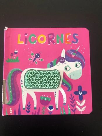 Livre cartonné « à toucher » Licorne