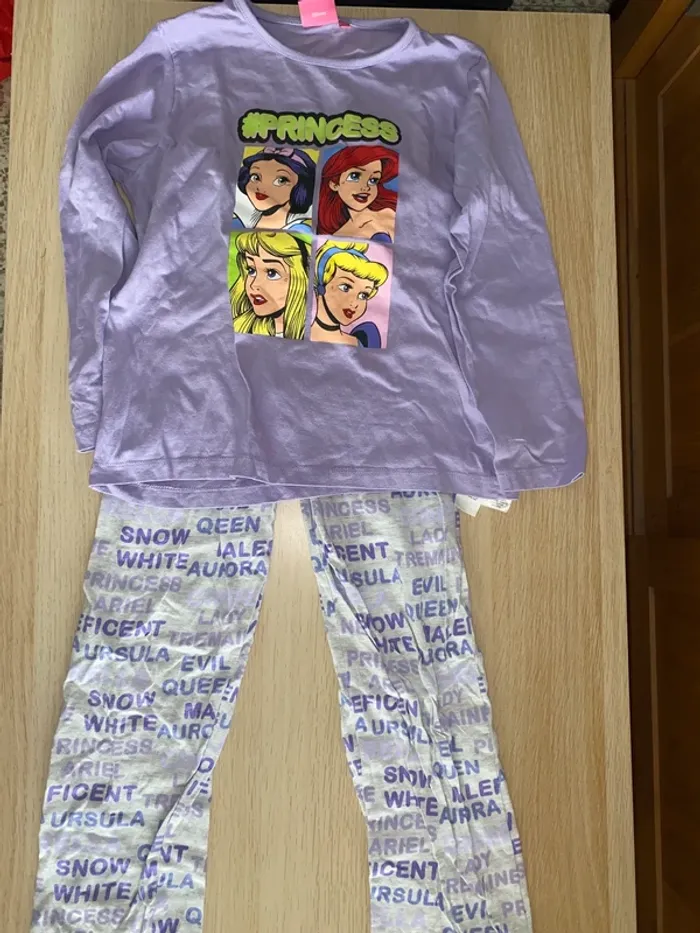 Pyjama 6 7 ans Disney princesse blanche neige ariel cendrillon aurore cinderella - photo numéro 2