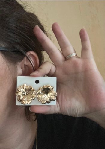 Boucles d’oreilles NEUVES pour femme forme de fleurs 🌼 couleur doré
