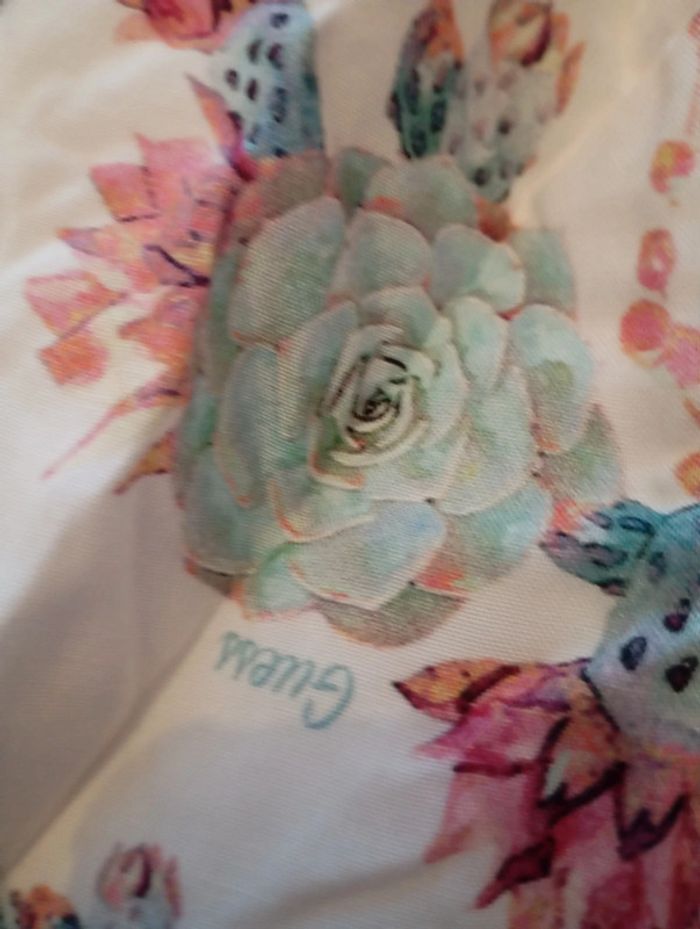 Lot fille jupe Guess (Q) + cardigan pompon Lola palacios 10 ans 👑 - photo numéro 4