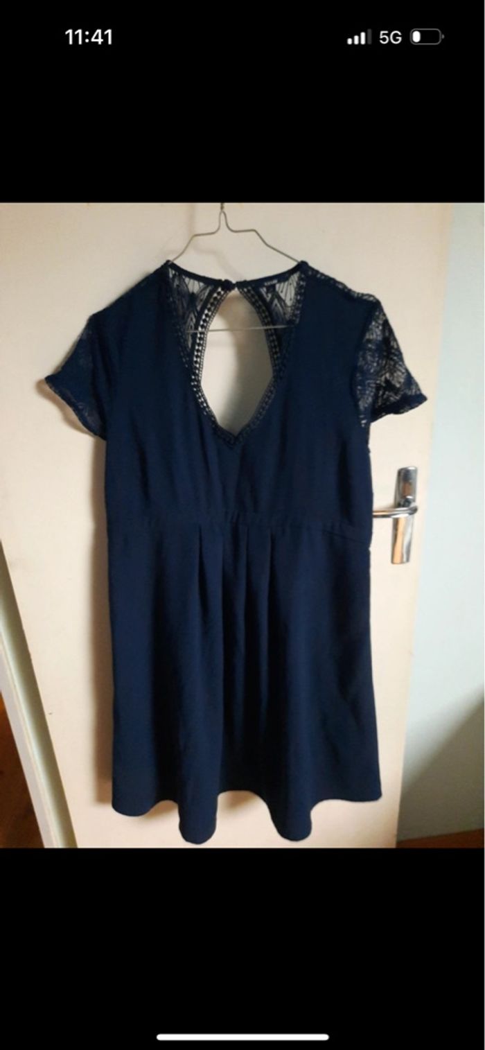 Robe en dentelle - photo numéro 2