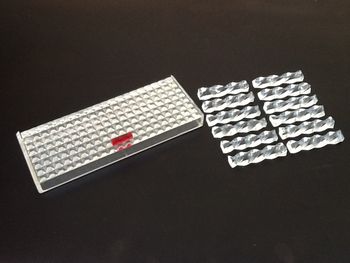 Années 1970  Coffret 12 porte-couteaux  Plexiglass transparent