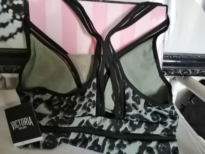 Brassière sport . Victoria's Secret - photo numéro 9