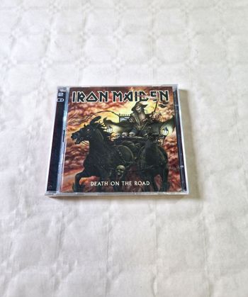 Double Album cd , Iron maiden  ,  sous blister  , death on the road