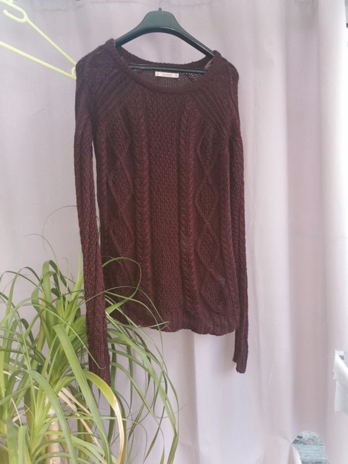 Joli pull Pull and Bear t M lie de vin torsades - photo numéro 5
