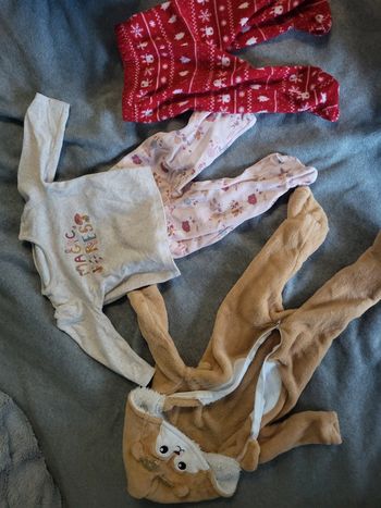 Lot 2 pyjamas 9m