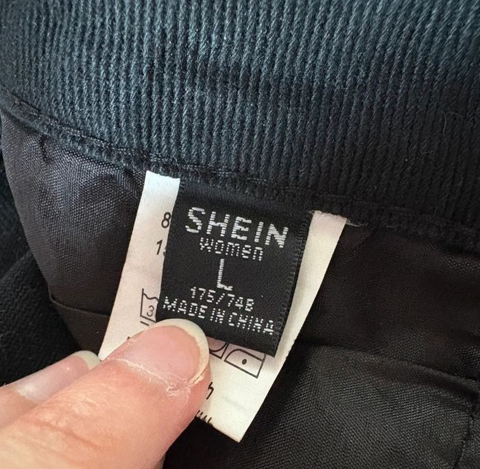 Short en jean bicolore rouge et noir taille haute Shein L - photo numéro 5