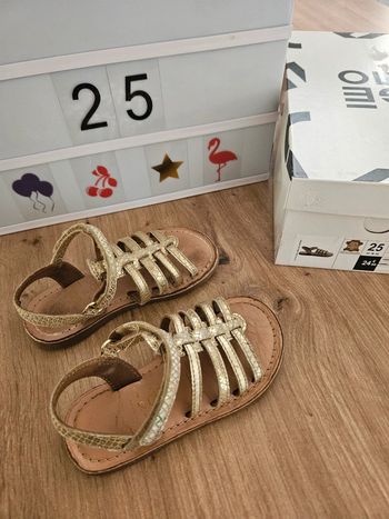 Sandales dorées T25