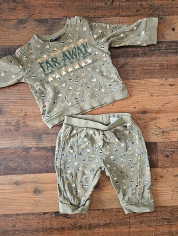 Ensemble pull et jogging 12mois