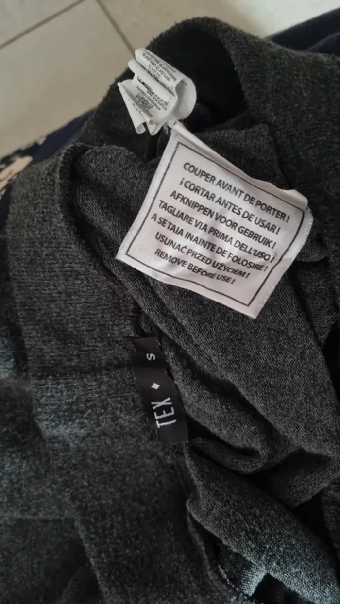 Jupe neuve Taille s - photo numéro 2