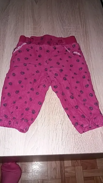Pantalon élastique 2-4 mois (62cm)