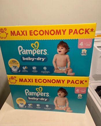 Couches pampers baby dry taille 4 x 2