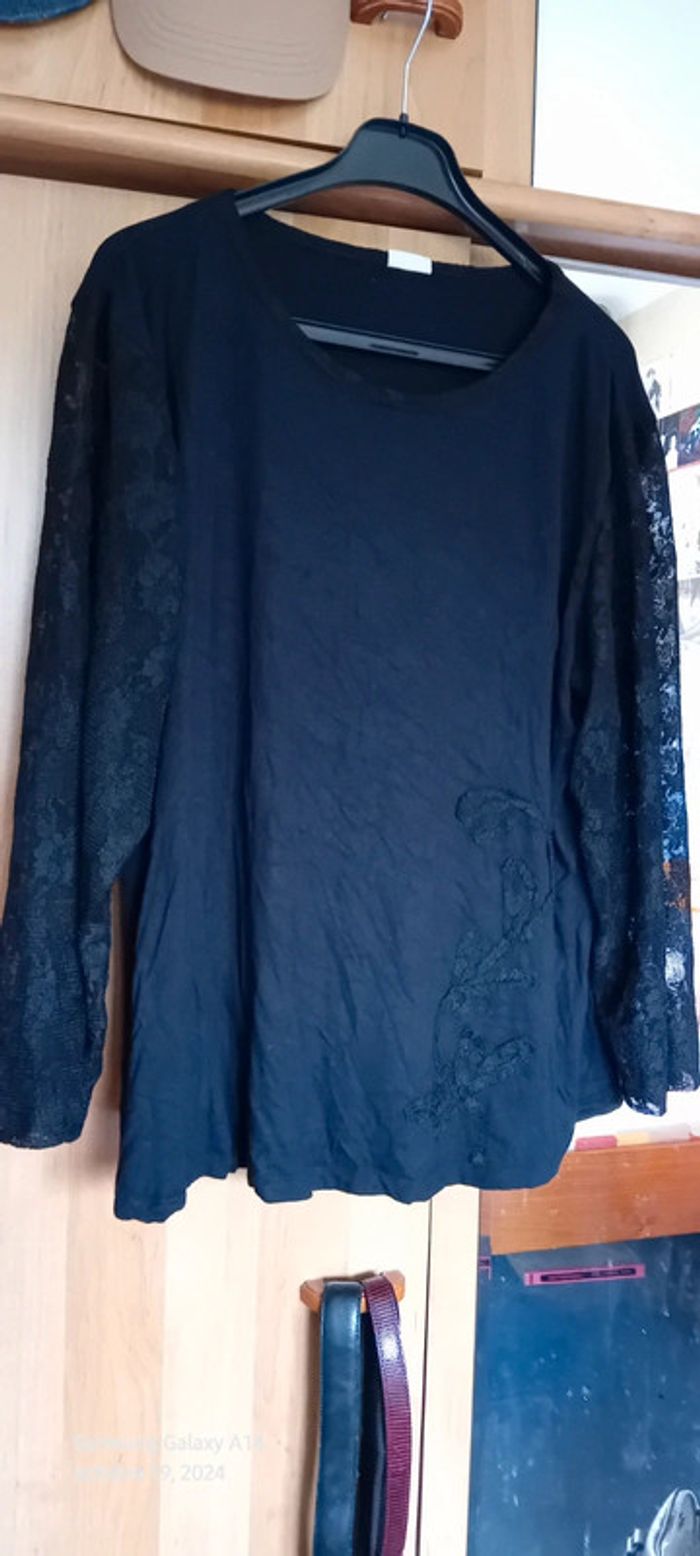 Haut viscose avec dentelle et broderies noir femme 54 in extenso - photo numéro 3