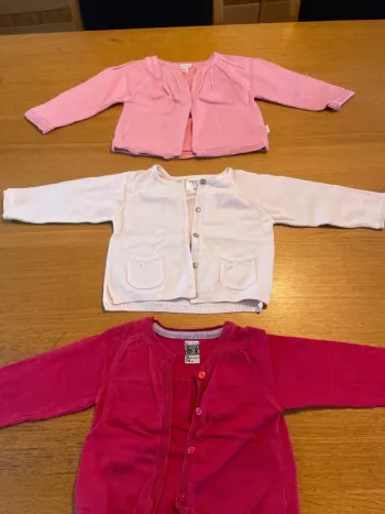 3 gilets fille 12 mois