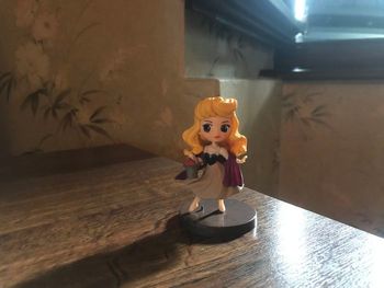 Figurine princesse aurore belle au bois dormant