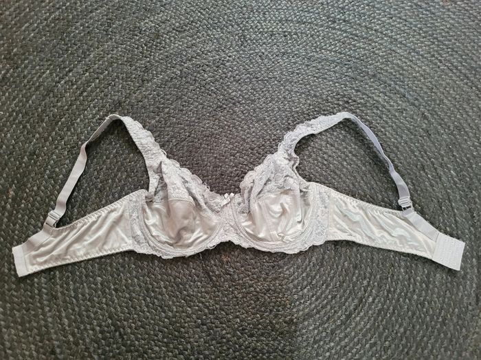 Soutiens-gorge armatures gris pâle et dentelle - 110D - Blancheporte - photo numéro 2