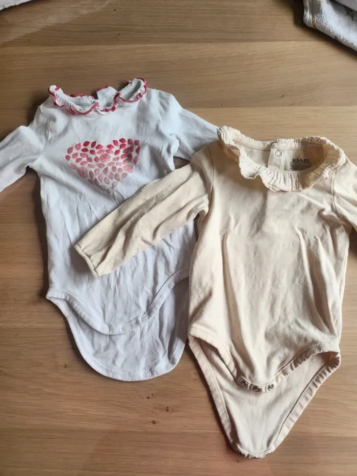 Lot bodies 6 mois