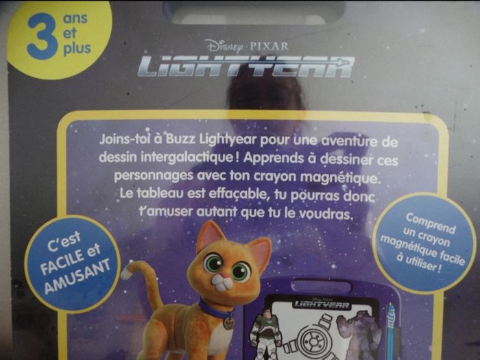 Livre avec tableau magique - photo numéro 5